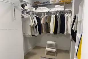 41 SE 5th St, Miami, FL 33131 - Photo 30