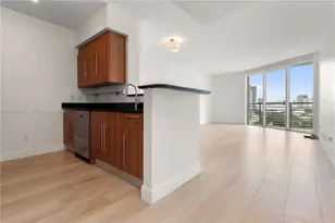 325 S Biscayne, Miami, FL 33131 - Photo 6