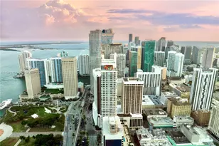 325 S Biscayne, Miami, FL 33131 - Photo 22