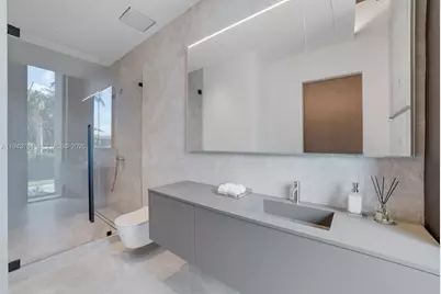 217 E Rivo Alto Dr, Miami Beach, FL 33139 - Photo 52