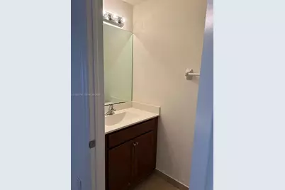 9332 W 33rd Ln #9332, Hialeah, FL 33018 - Photo 10