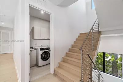 8091 NW 48th Ter, Doral, FL 33166 - Photo 18
