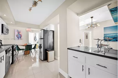 7135 Collins Ave #1722, Miami Beach, FL 33141 - Photo 12