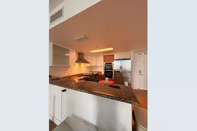 170 SE 14th St #1807, Miami, FL 33131 - Photo 4