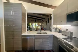 121 Gate Rd, Hollywood, FL 33024 - Photo 8