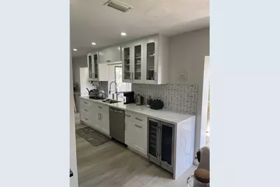 371 SE 3rd St, Pompano Beach, FL 33060 - Photo 2