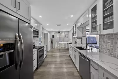 371 SE 3rd St, Pompano Beach, FL 33060 - Photo 46