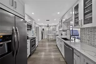 371 SE 3rd St, Pompano Beach, FL 33060 - Photo 46