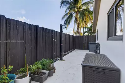 371 SE 3rd St, Pompano Beach, FL 33060 - Photo 28