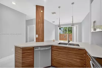 981 SW 149th Ct #981, Miami, FL 33194 - Photo 6