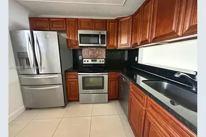 3396 Foxcroft Rd #305, Miramar, FL 33025 - Photo 2