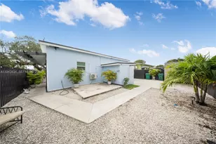 3041 NW 51st St, Miami, FL 33142 - Photo 16