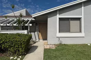 603 Racquet Club Rd, Weston, FL 33326 - Photo 2