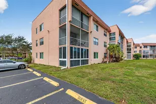9481 Sunrise Lakes Blvd, Sunrise, FL 33322 - Photo 22