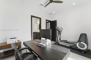 301 NE 27th Dr, Wilton Manors, FL 33334 - Photo 22