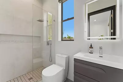 301 NE 27th Dr, Wilton Manors, FL 33334 - Photo 20