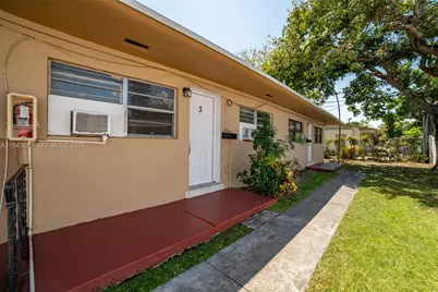 15940 NE 19th Ct #3, North Miami Beach, FL 33162 - Photo 2