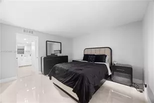 2302 S Cypress Bend Dr, Pompano Beach, FL 33069 - Photo 12