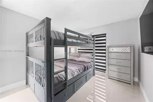 2302 S Cypress Bend Dr, Pompano Beach, FL 33069 - Photo 16