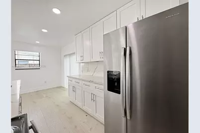 631 N 68th Ter, Hollywood, FL 33024 - Photo 6