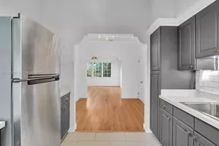 910 Lenox Ave., Miami Beach, FL 33139 - Photo 10