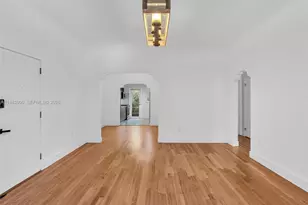 910 Lenox Ave., Miami Beach, FL 33139 - Photo 4