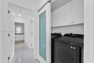 901 Brickell Key Blvd, Miami, FL 33131 - Photo 20