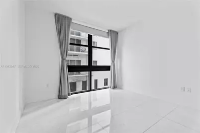 1010 Brickell Ave #1405, Miami, FL 33131 - Photo 10