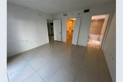 31 SE 6th St #407, Miami, FL 33131 - Photo 10