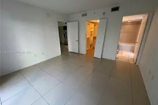 31 SE 6th St, Miami, FL 33131 - Photo 10