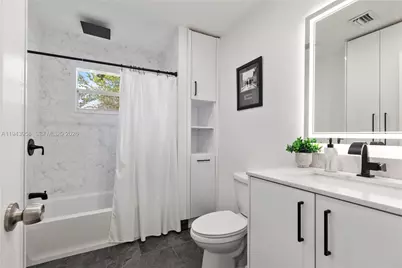 11810 W Biscayne Canal Rd, Miami, FL 33161 - Photo 16