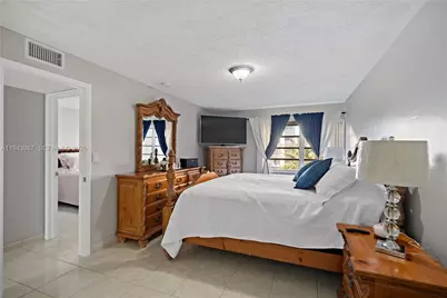 4670 W 13th Ln #309, Hialeah, FL 33012 - Photo 20