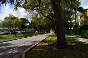 1975 NE 135th, North Miami, FL 33181 - Photo 24