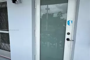 300 NE 191st St, Miami, FL 33179 - Photo 18