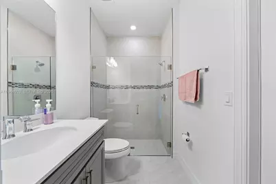 2715 Primrose Pl, Oakland Park, FL 33309 - Photo 24