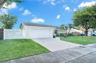 10514 SW 127th Ct, Miami, FL 33186 - Photo 2