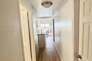 999 Brickell Bay Dr, Miami, FL 33131 - Photo 6