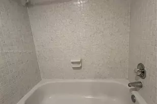 200 Berkley Rd, Hollywood, FL 33024 - Photo 14