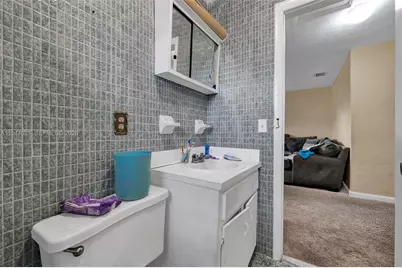 1900 NW 88th St, Miami, FL 33147 - Photo 16