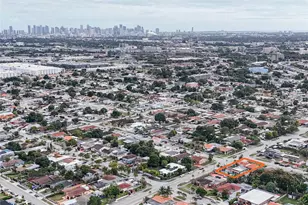 591 SE 5th St, Hialeah, FL 33010 - Photo 4