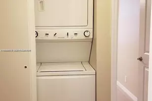 216 Lake Pointe Dr, Oakland Park, FL 33309 - Photo 8