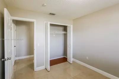 8410 NW 27th Pl, Sunrise, FL 33322 - Photo 12