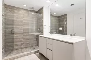 1010 Brickell Ave, Miami, FL 33131 - Photo 18