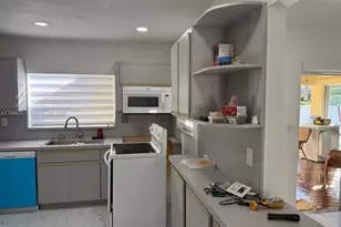 1280 W 38th St, Hialeah, FL 33012 - Photo 16