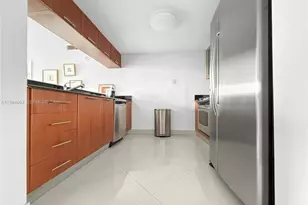 1800 N Bayshore Dr, Miami, FL 33132 - Photo 10