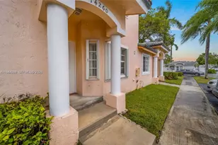 14260 SW 121st Pl, Miami, FL 33186 - Photo 2