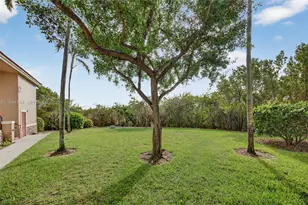 22901 SW 88th Pl, Cutler Bay, FL 33190 - Photo 2