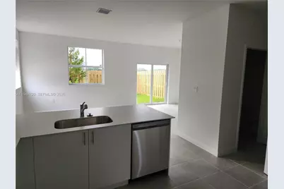 2750 SE 24th Ter #2750, Homestead, FL 33035 - Photo 6