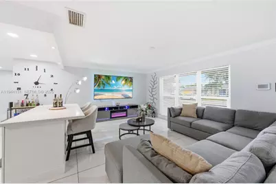 9771 NW 24th Pl, Sunrise, FL 33322 - Photo 8