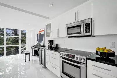 1000 Parkview Dr #330, Hallandale Beach, FL 33009 - Photo 36